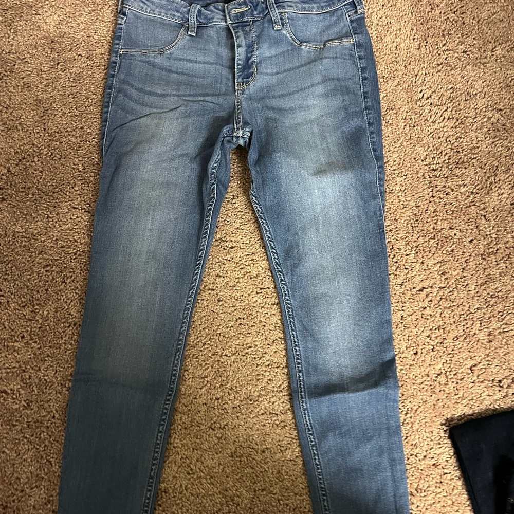 8 pairs of women’s jeans new no tag all from Hollister size 30   various length